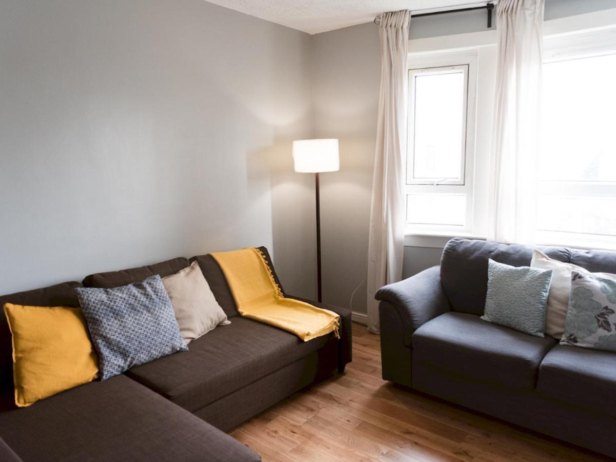 Pass The Keys Cozy Two Bed Flat Near Glasgow Airport & พาสเลย์ ภายนอก รูปภาพ