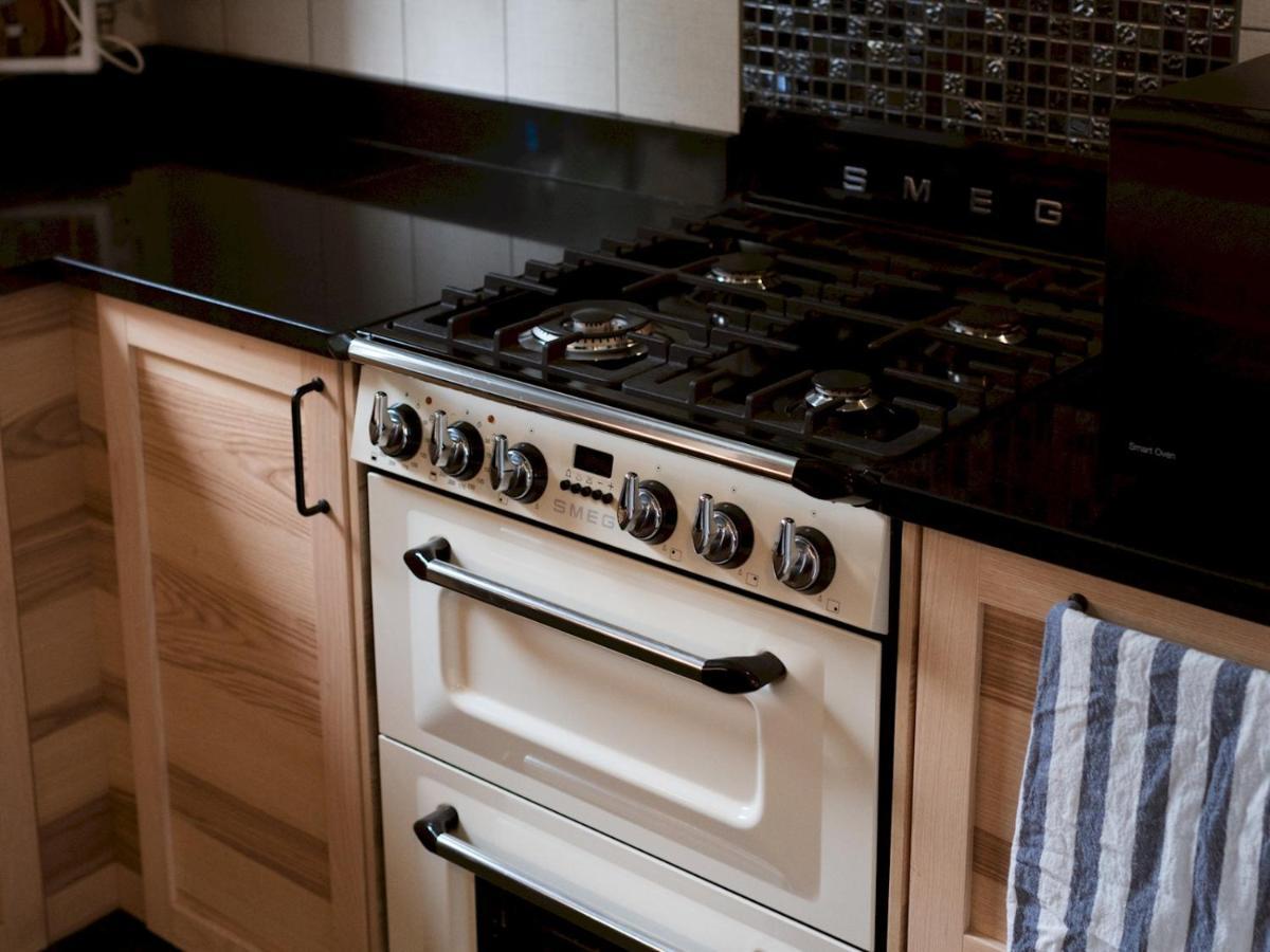 Pass The Keys Cozy Two Bed Flat Near Glasgow Airport & พาสเลย์ ภายนอก รูปภาพ