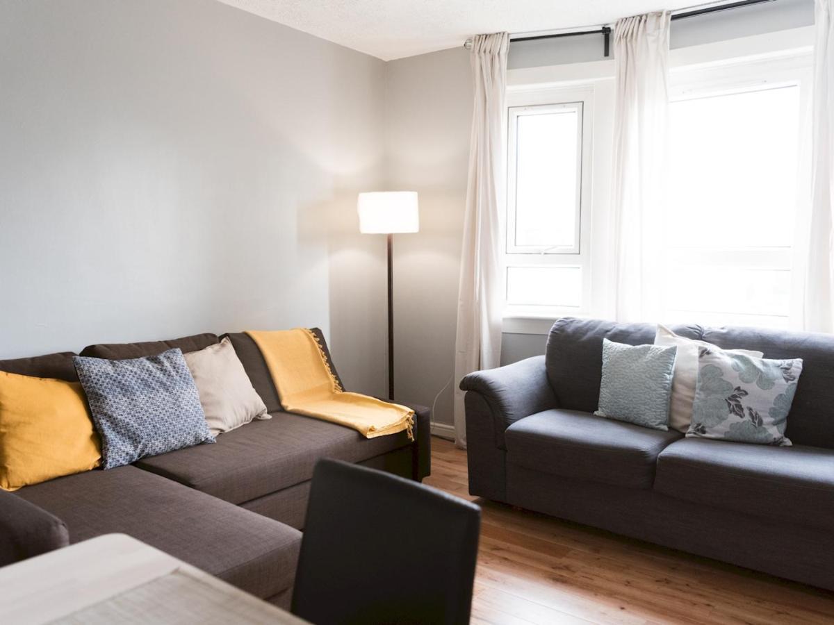 Pass The Keys Cozy Two Bed Flat Near Glasgow Airport & พาสเลย์ ภายนอก รูปภาพ