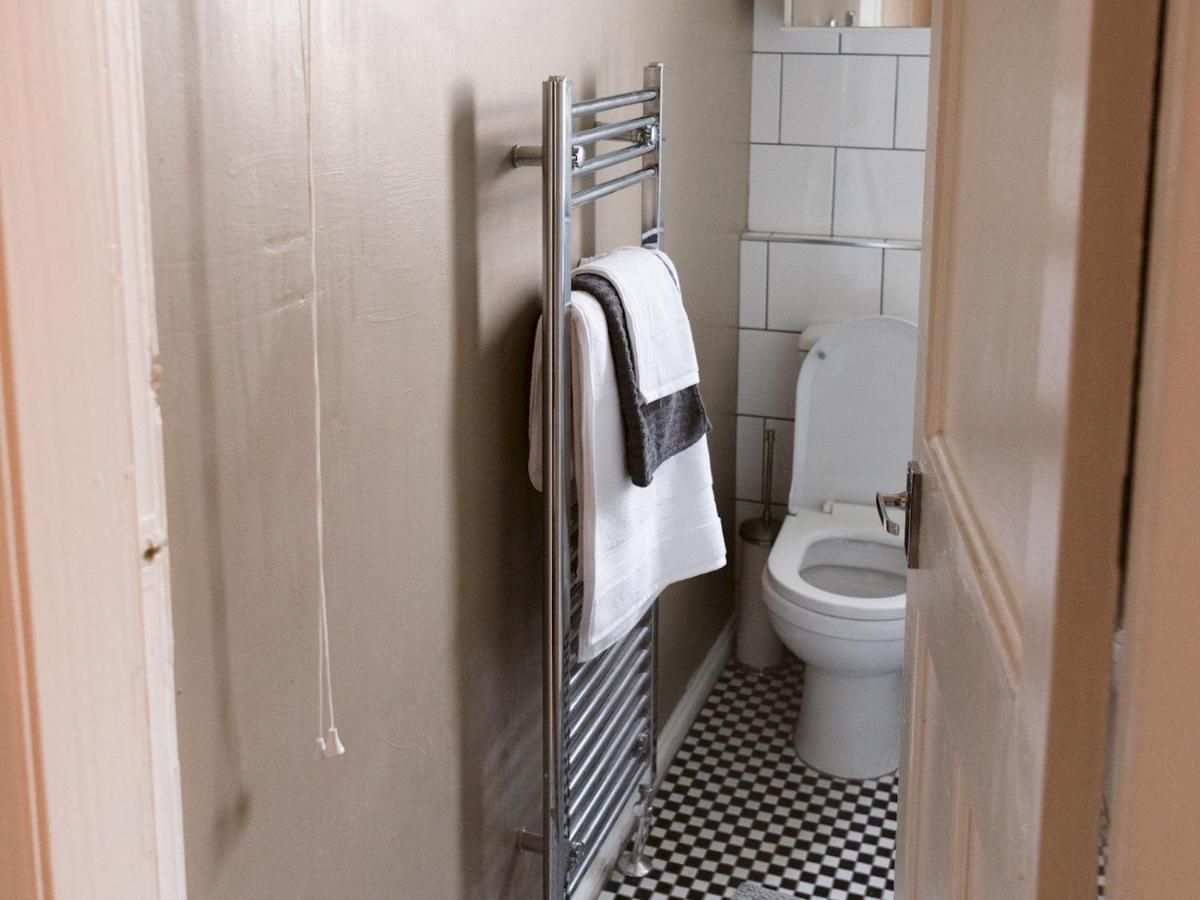 Pass The Keys Cozy Two Bed Flat Near Glasgow Airport & พาสเลย์ ภายนอก รูปภาพ
