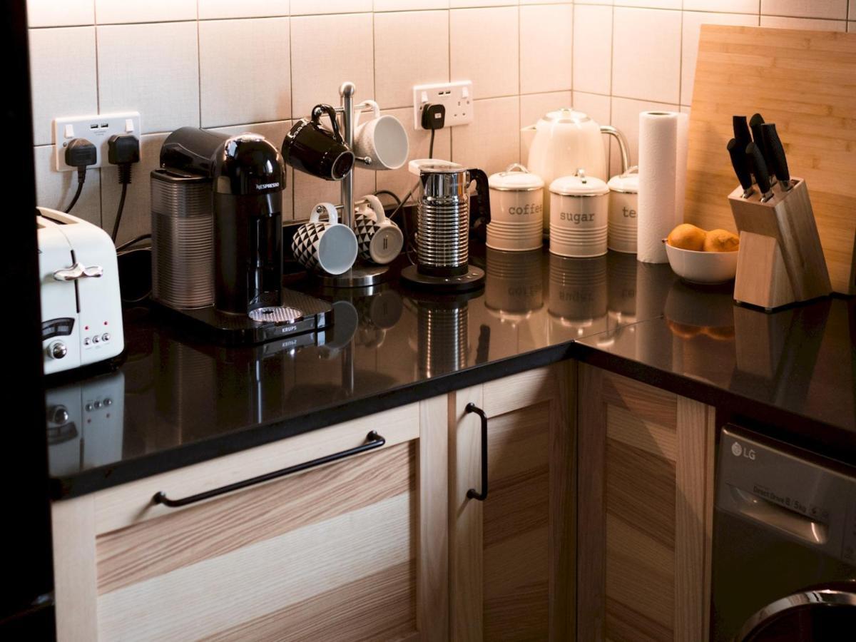 Pass The Keys Cozy Two Bed Flat Near Glasgow Airport & พาสเลย์ ภายนอก รูปภาพ