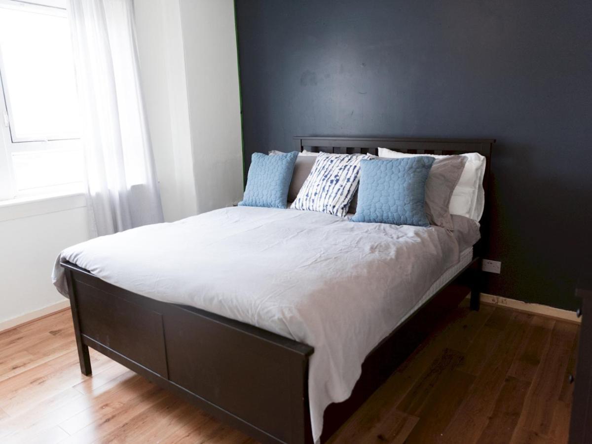 Pass The Keys Cozy Two Bed Flat Near Glasgow Airport & พาสเลย์ ภายนอก รูปภาพ