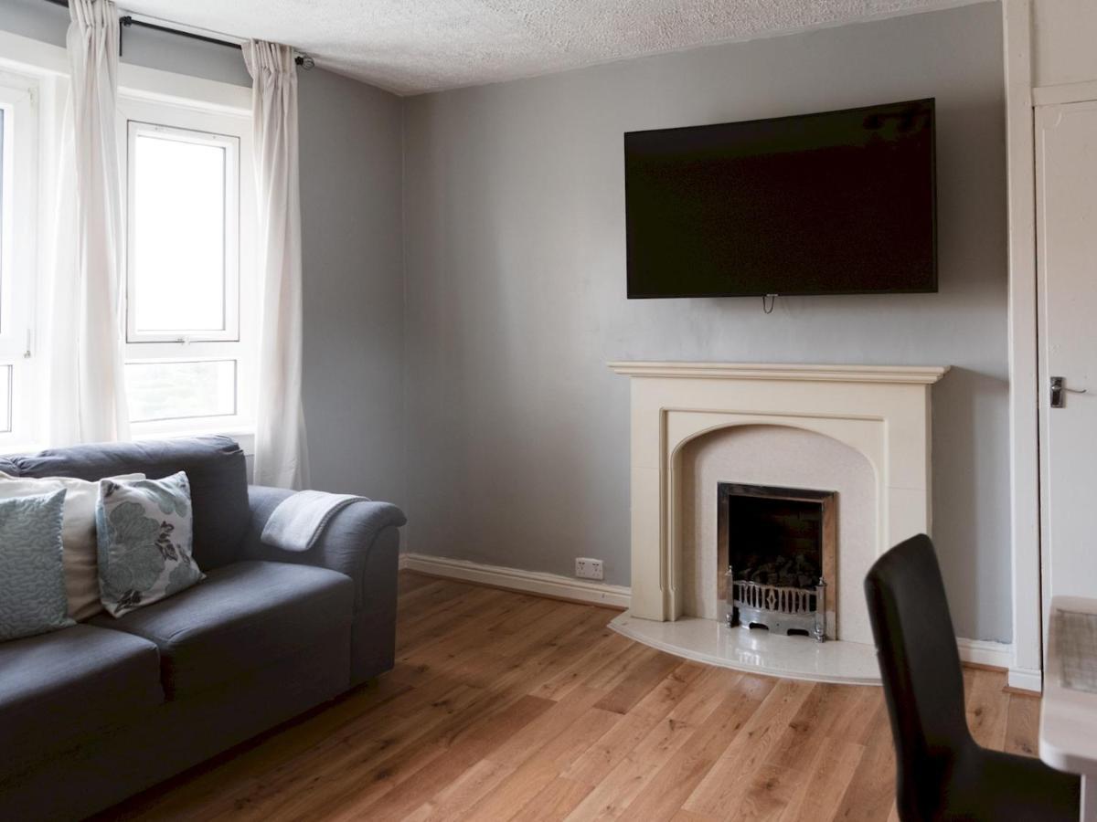 Pass The Keys Cozy Two Bed Flat Near Glasgow Airport & พาสเลย์ ภายนอก รูปภาพ